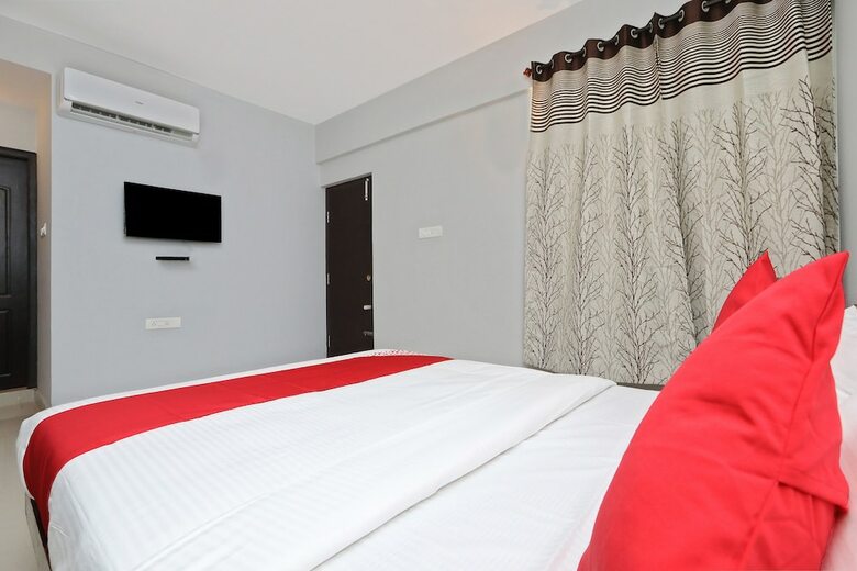 Hotel Oyo 29135 Breeze Inn
