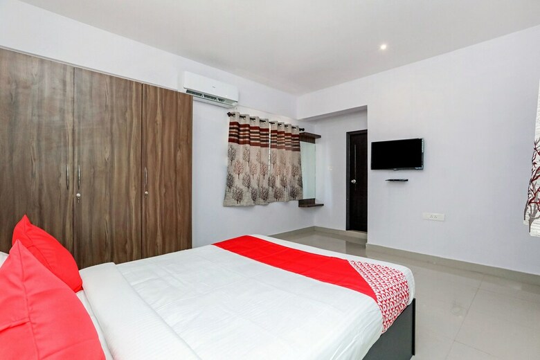 Hotel Oyo 29135 Breeze Inn