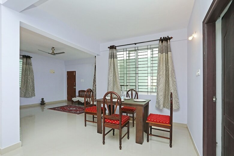 Hotel Oyo 29135 Breeze Inn