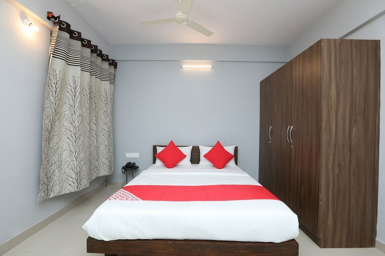 Hotel Oyo 29135 Breeze Inn