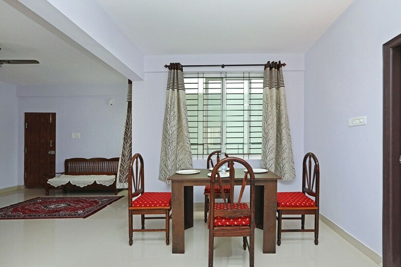 Hotel Oyo 29135 Breeze Inn