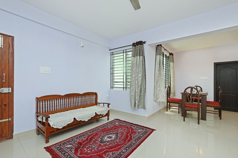 Hotel Oyo 29135 Breeze Inn
