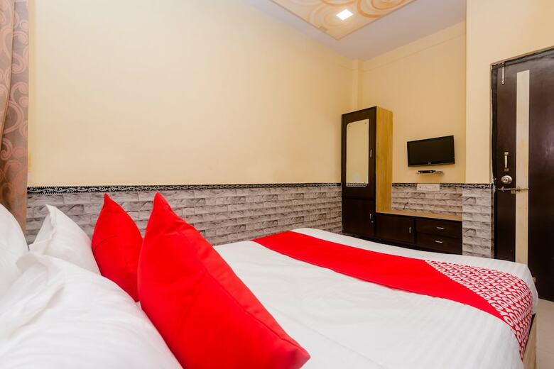 Oyo 29550 Hotel Nivara