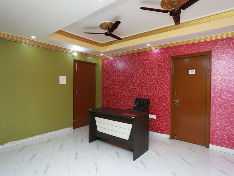 Hotel Oyo 23463 Ar Square