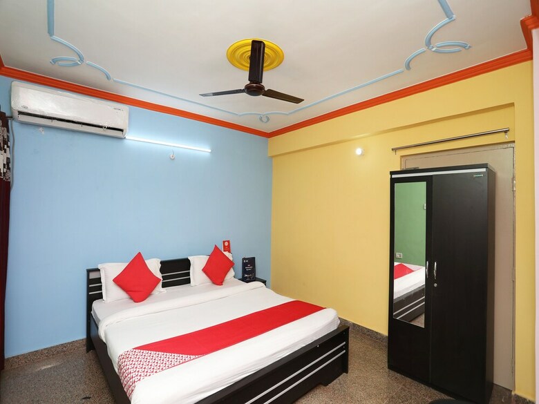 Hotel Oyo 23463 Ar Square
