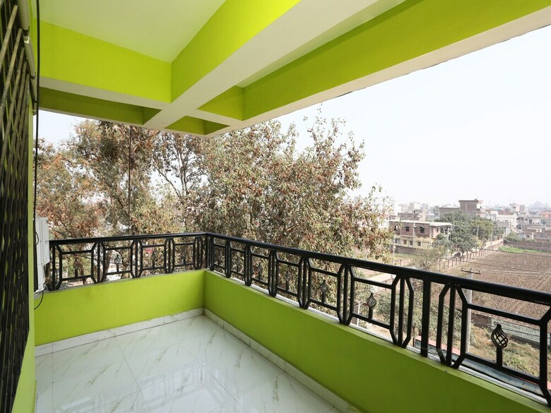 Hotel Oyo 23463 Ar Square