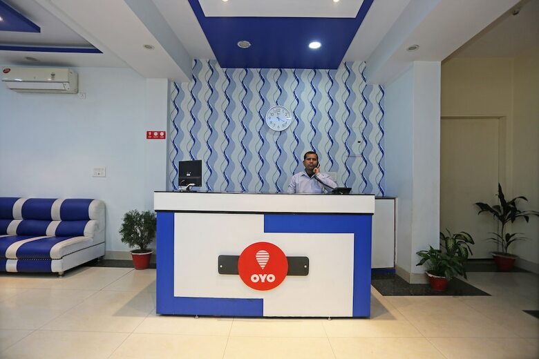 Oyo Flagship 26480 Hotel Nisa