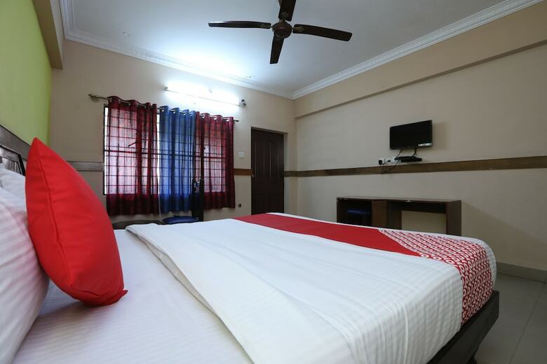 Hotel Oyo 29610 Sanman Regency