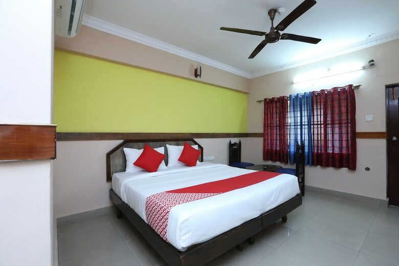 Hotel Oyo 29610 Sanman Regency