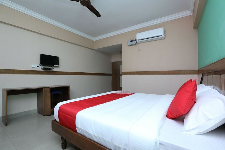 Hotel Oyo 29610 Sanman Regency
