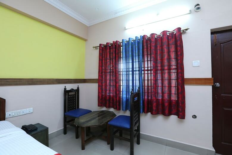 Hotel Oyo 29610 Sanman Regency