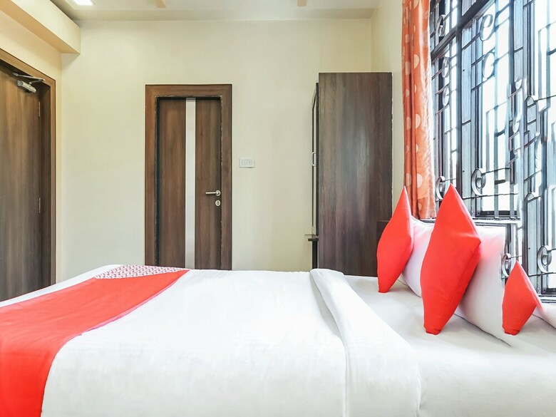 Oyo 28109 Regent Hotel