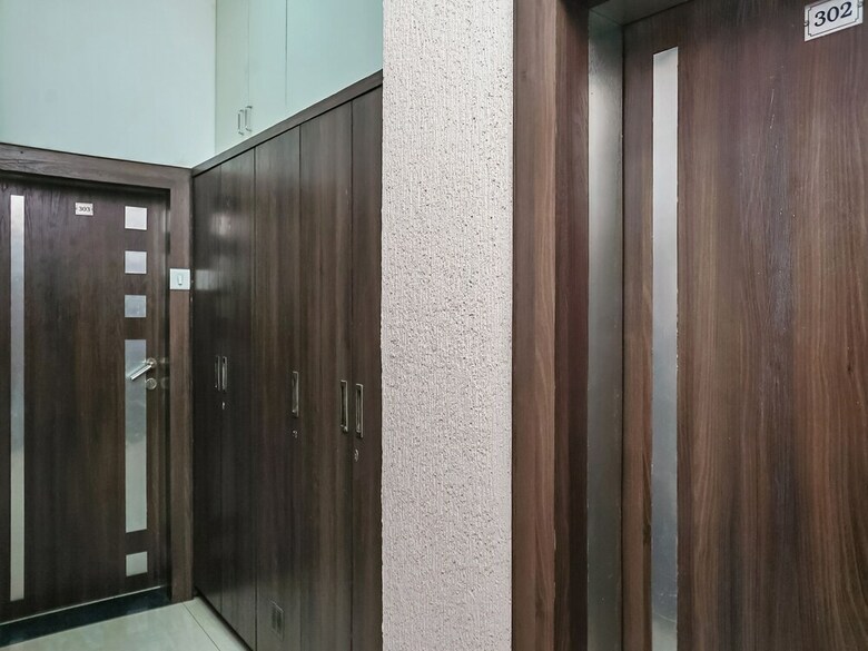 Oyo 28109 Regent Hotel