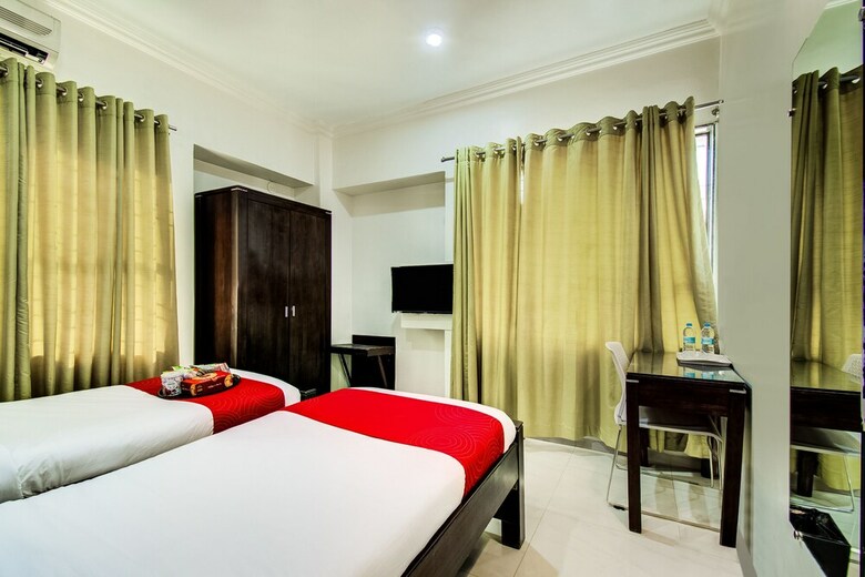 Hotel Collection O 30077 Viman Nagar