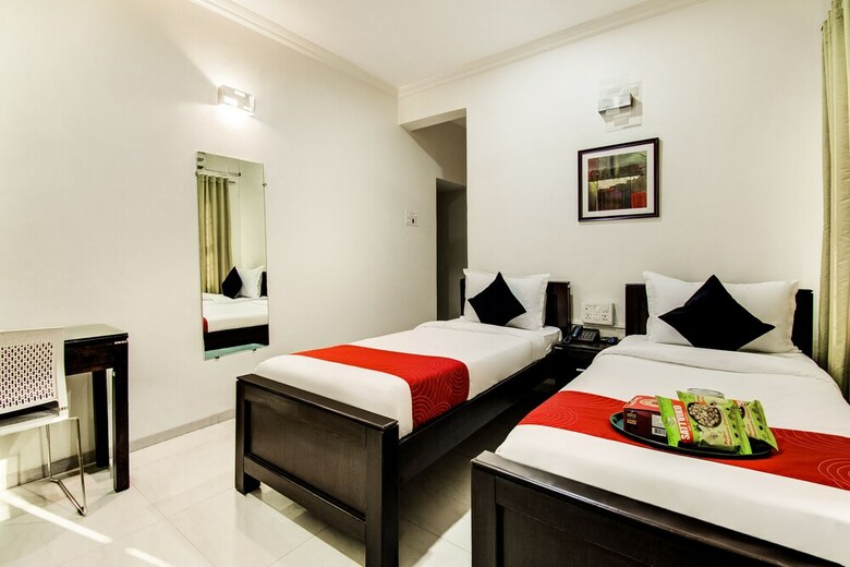 Hotel Collection O 30077 Viman Nagar