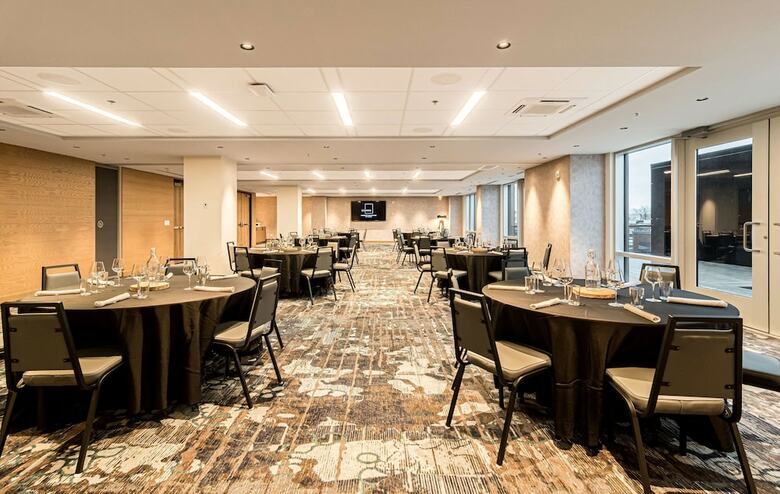 Hotel Canvas Moncton, Tapestry Collection By Hilton