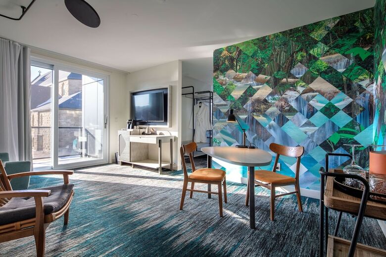 Hotel Canvas Moncton, Tapestry Collection By Hilton