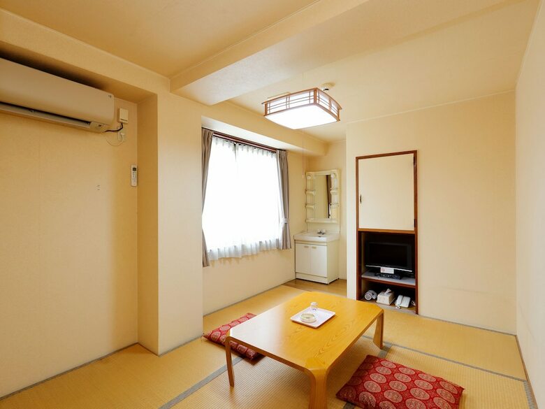 Oyo Rays Hotel Yakata Miyazaki