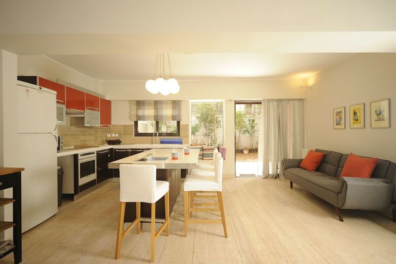 Koukaki Garden Escape Child Friendly Apartment