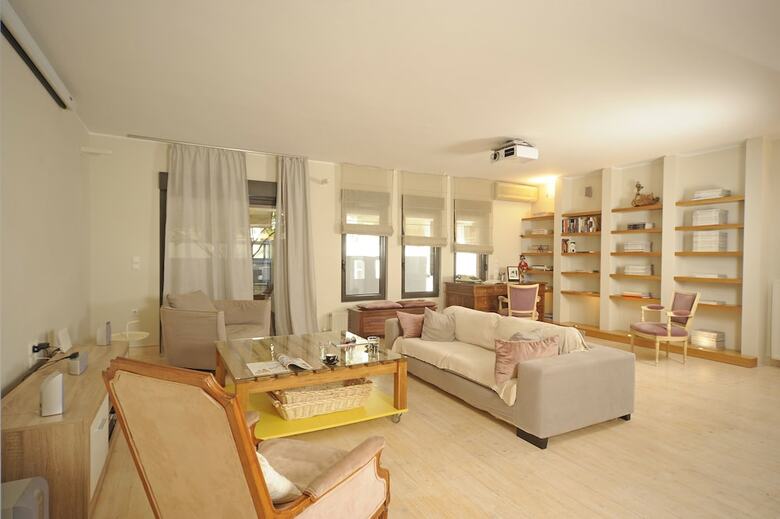 Koukaki Garden Escape Child Friendly Apartment