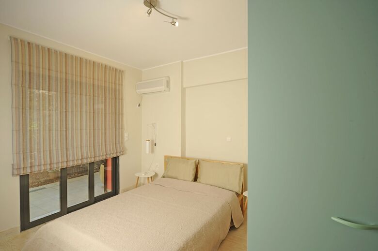 Koukaki Garden Escape Child Friendly Apartment