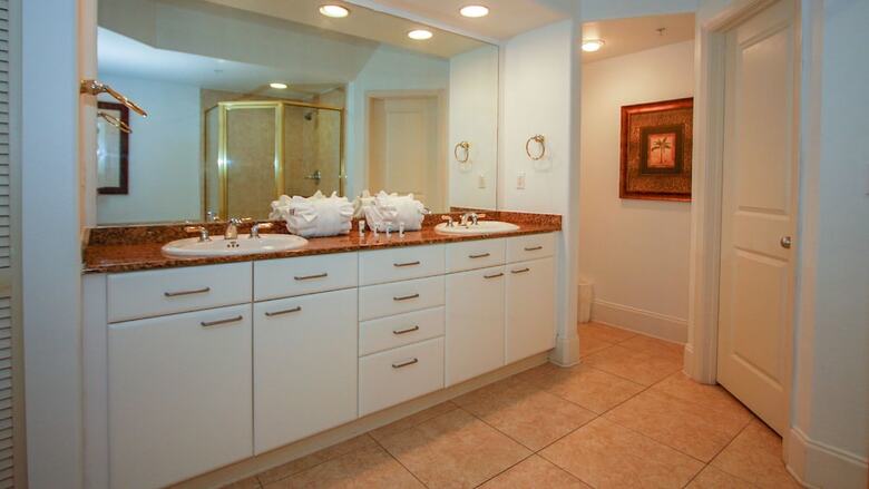 Marvelous Three Bedroom/three Bathroom - Unit Crb1114