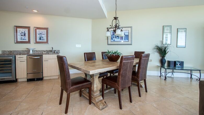 Four Bedroom Condo With Wraparound Balcony - Unit Crc0510
