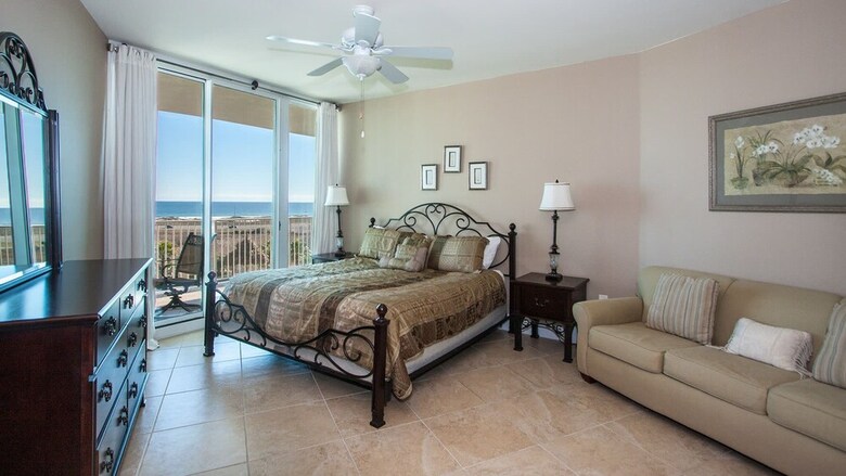 Four Bedroom Condo With Wraparound Balcony - Unit Crc0510