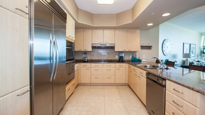 Modern Condo Overlooking The Gulf - Unit Crb0411