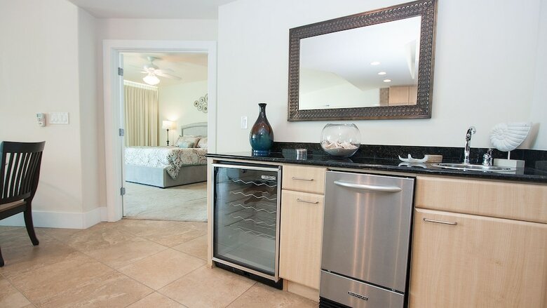 Modern Two Bedroom Facing Ono Island - Unit Crd0208