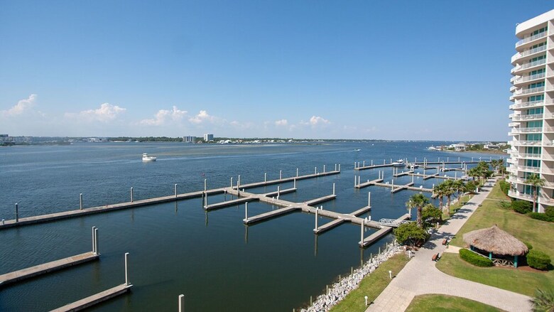 Modern Bayside Three Bedroom Condo - Unit Crb0505