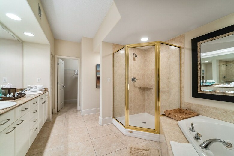 Three Bedroom With Bay Views Unit - Crb1105