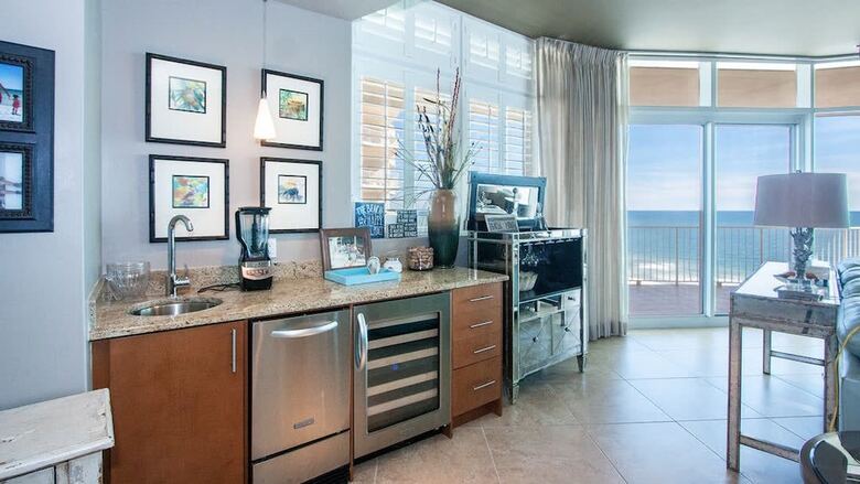Spacious Four Bedroom With Wrap-around Balcony - Unit Tpd0901