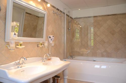 Bed & Breakfast Chateau D'urbilhac