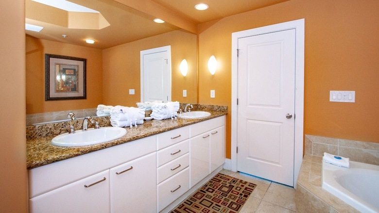 Two Bedroom Condo With Pool View - Unit Crc0608