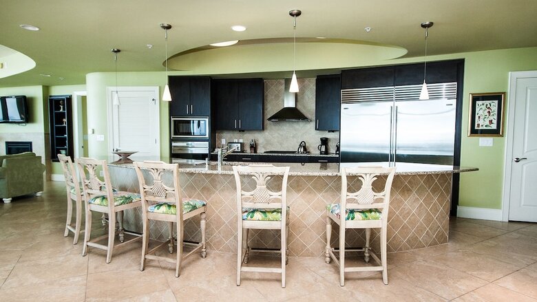 Updated And Relaxing Four Bedroom - Unit Tpc1701
