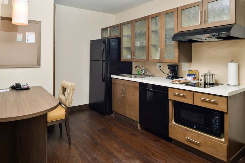 Hotel Candlewood Suites Lodi