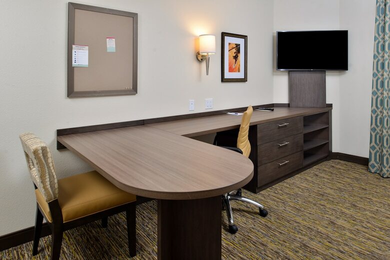 Hotel Candlewood Suites Lodi