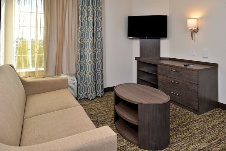 Hotel Candlewood Suites Lodi