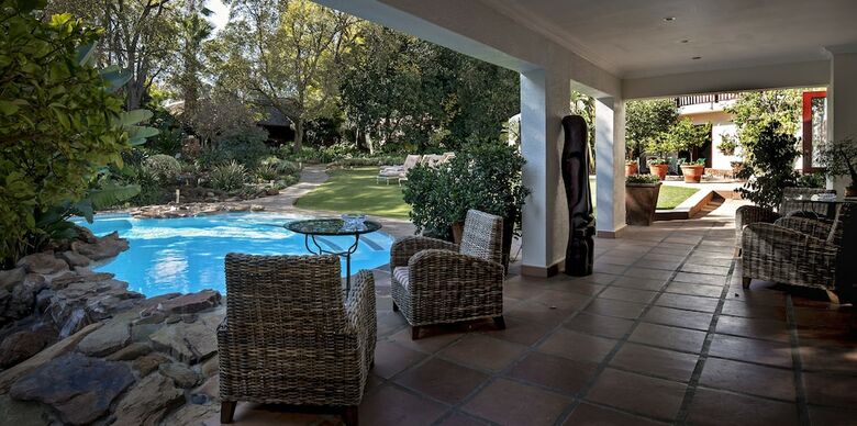 The Oasis Boutique Hotel