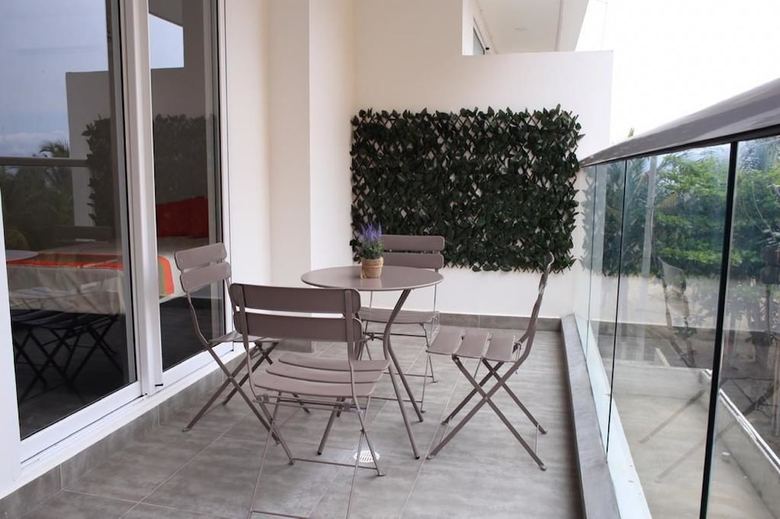 Apartamentos Moderno Edificio Sobre La Playa - Luxury