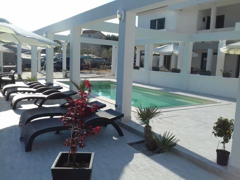 Hotel Apartments Raffaello