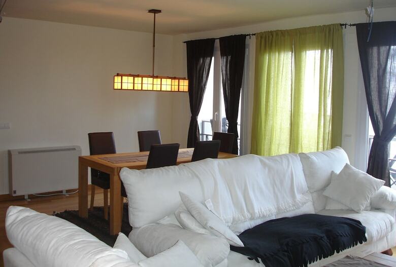 Apartamentos Habitat Zona Media