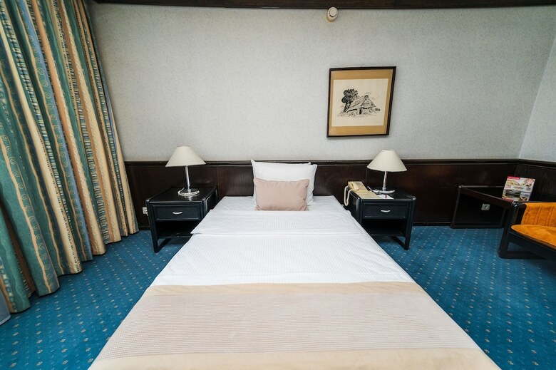 Hotel Holiday