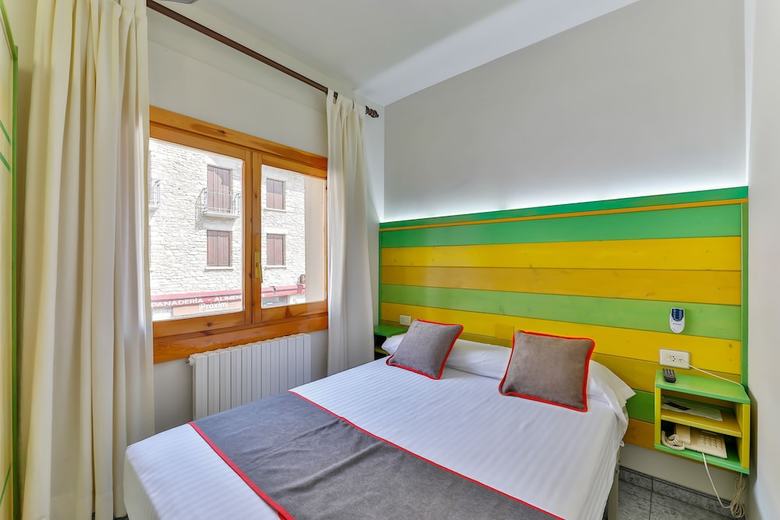 Oyo Hostal Bellosta, Rio Ara