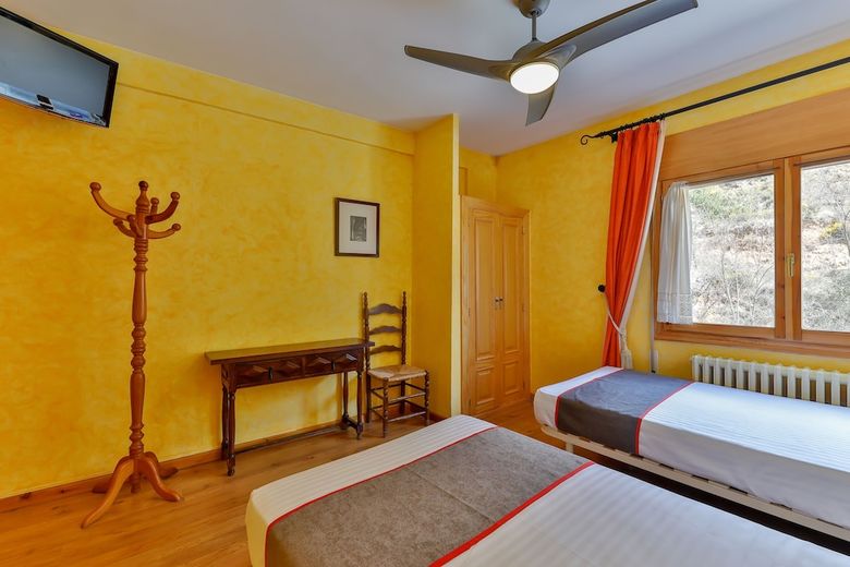 Oyo Hostal Bellosta, Rio Ara