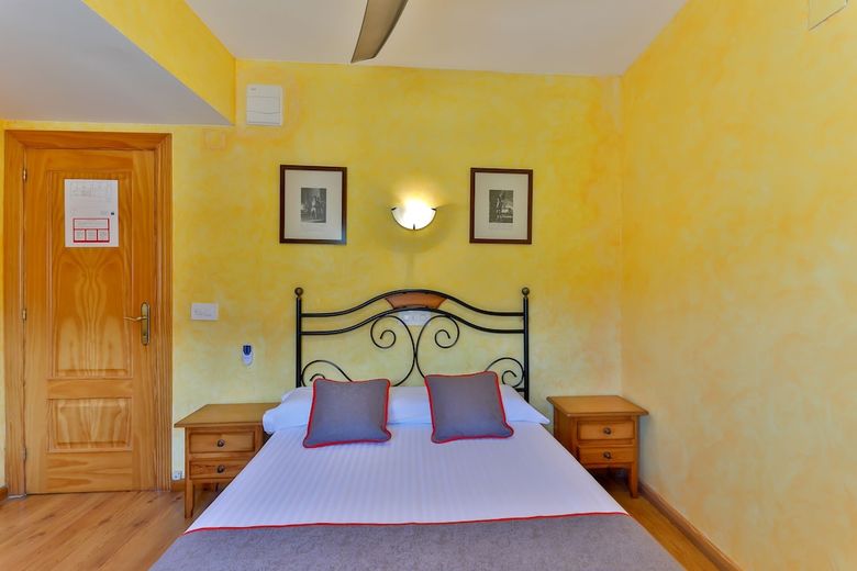 Oyo Hostal Bellosta, Rio Ara