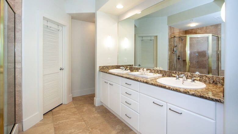Beautiful Three Bedroom Unit With Unobstructed Views - Unit Crd1103