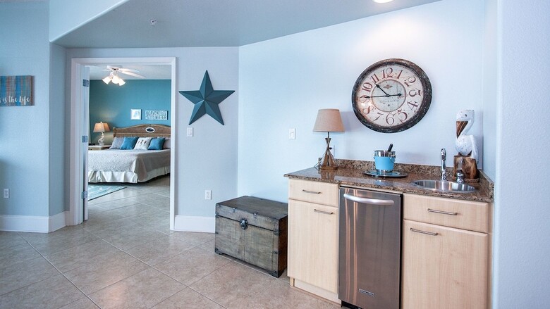 Condo Overlooking The Bay - Unit Crb0503