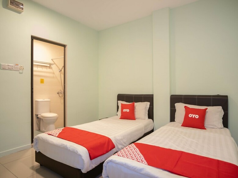Oyo 44103 8 Hotel